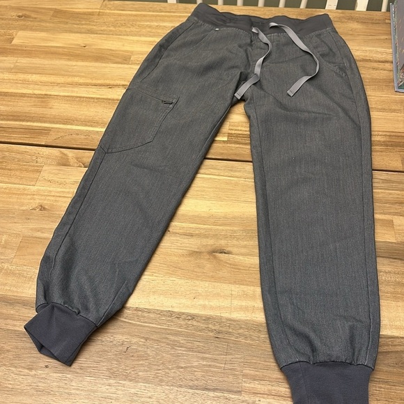 FIGS ⭐️scrub pants - Picture 8 of 11